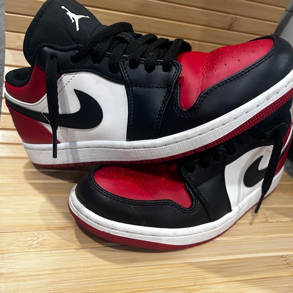 Jordan 1 low “Bred Toe” size 7.5 - Picture 5 of 7